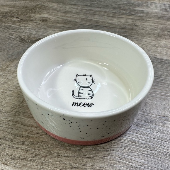signature housewares incorporated Other - Meow Ceramic Stoneware Cat Dish Bow! By Signature Housewares incorporated 4 1/2”